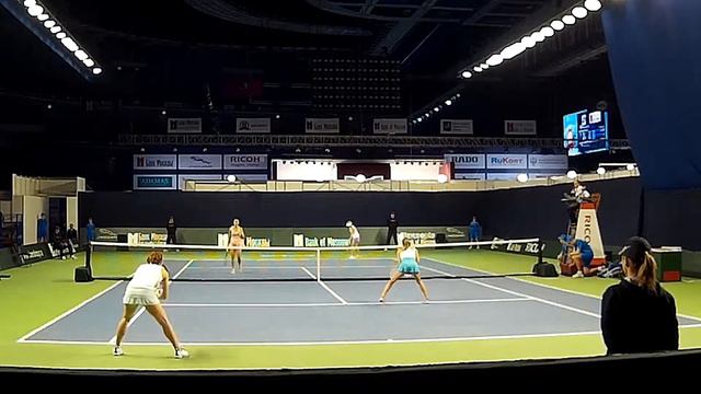 Хингис, Пеннетта / Дабровски, Росольска. КК2014 смотреть онлайн