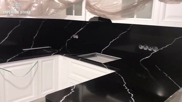 Столешница и фартук из кварца Silestlone Marquina Eternal смотреть онлайн