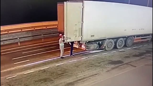 Досмотр фуры, которая взорвалась на крымском мосту. смотреть онлайн