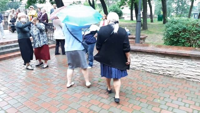 Танцы кому за... поёт солистка народного ансамбля Сябрына Ирина Петруненко в парке Фунзе Витебск смотреть онлайн
