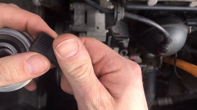 Шаран 2002 1.9TDi Замена ОБГОННОЙ МУФТЫ генератора смотреть онлайн