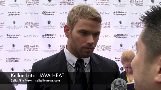 DIFF 2013 Red Carpet: Kellan Lutz - JAVA HEAT смотреть онлайн