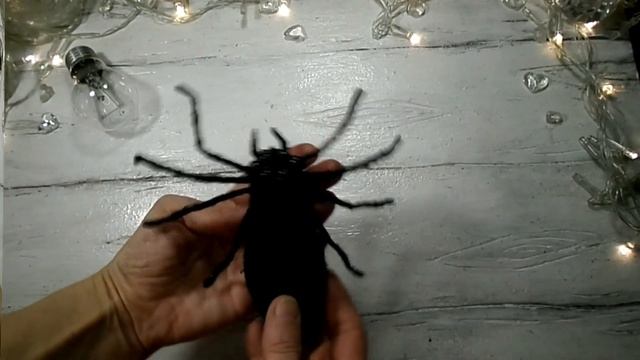 ПАУКИ ИЗ ЛАМПОЧЕК-ОЧЕНЬ БЫСТРО! #diyhalloween смотреть онлайн