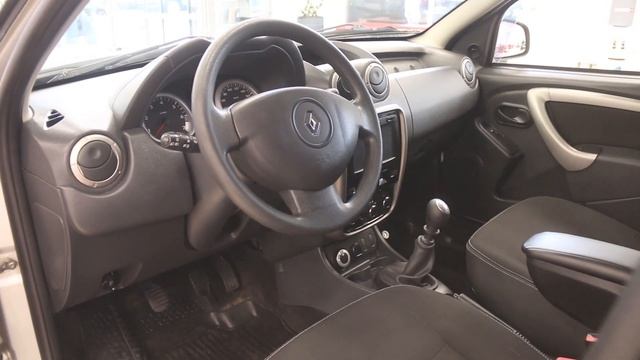 RENAULT DUSTER Светло-серый смотреть онлайн