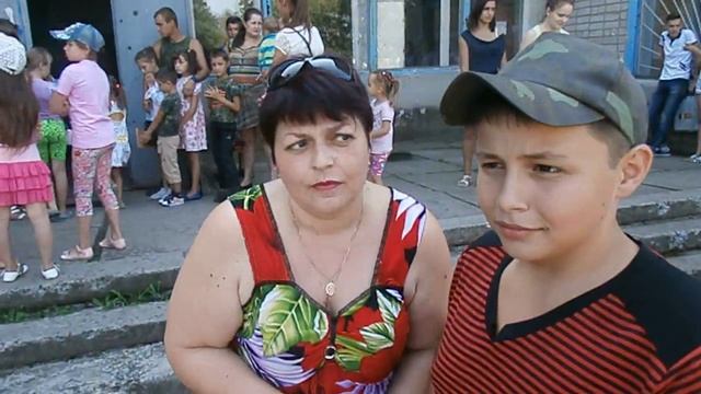 дети Иловайска получили канцтовары для школы смотреть онлайн