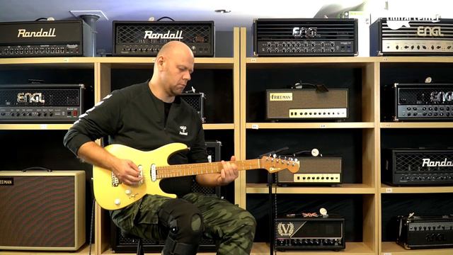 Krótko i na temat - "Zestawienie Ibanez AZ HSS vs Charvel Pro-Mod DK22 SSS | TV Guitar Center смотреть онлайн