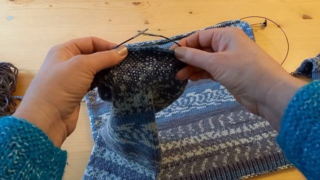 Джемпер-ленивый жаккард/Часть 3 #knitting #mariastricker смотреть онлайн