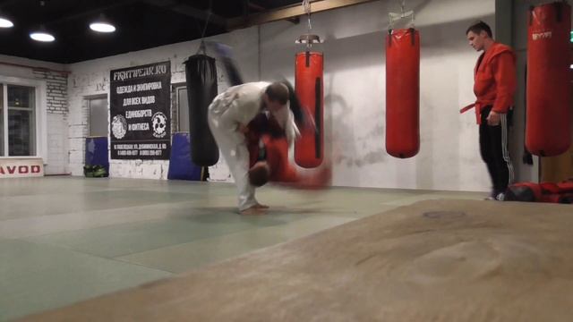 Тренировка по борьбе от 2 октября, броски личная техника. смотреть онлайн