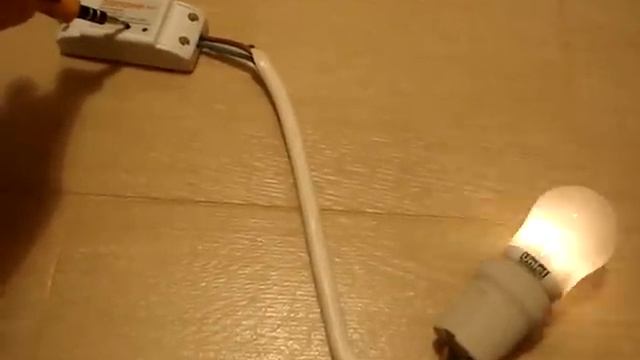 Itead Studio's Sonoff RF smart RF + Wi-Fi switch смотреть онлайн