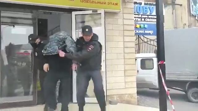 Задержание захватчика в магазине "Дружба" смотреть онлайн