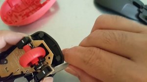 How to open / disassembly Logitech M190 repair USB receiver