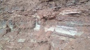 Глина красная ,глина разноцветная в карьере