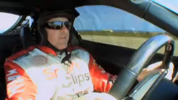 porsche vs ferrari 2010