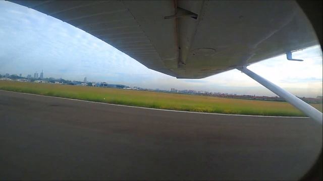 Flying a c172 Circuits ( WILSON AIRPORT) | NAIROBI смотреть онлайн