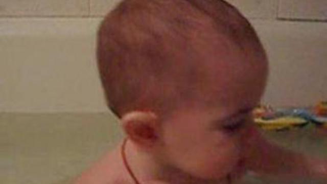 наша дочь Софа подпевает под вальс Штрауса смотреть онлайн