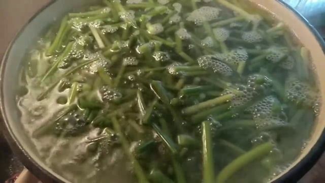 săgeţi de usturoi marinaţi pe iarnă.маринуем чесночные стрелки.вкусно и полезно. каждый день смотреть онлайн