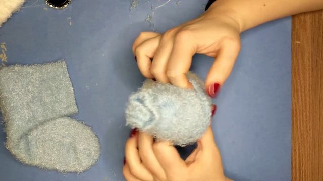 Снеговик из носка/Снеговик своими руками легко и просто/Мастер-класс вместе с детьми/Snowmancrafts смотреть онлайн