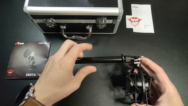 Распаковка студийного микрофона Trust Emita смотреть онлайн