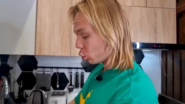 Бомбическая Пита с Курицей и Овощами в Пряном Соусе смотреть онлайн