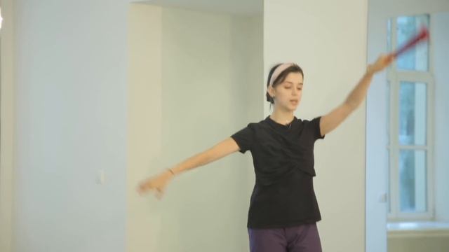 Учим вариацию Китри с Настей Лименько смотреть онлайн