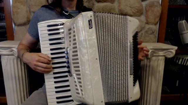 3782 - Ivory Crucianelli Video Piano Accordion LMH 41 120 $799 смотреть онлайн