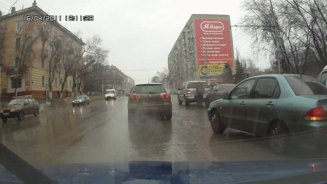 2110 догнала мерс на светофоре... смотреть онлайн
