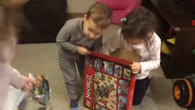 Открываем Лего NINJAGO 6 Лего человечков с софией и даней ///MISTR DANYA смотреть онлайн