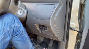 Как открыть капот автомобиля