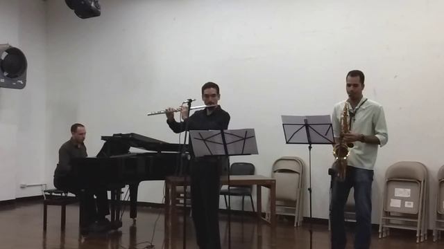 VH - Suite Franco Indígena: III. CaraMer (Performed by Contempocrazy Trio) смотреть онлайн