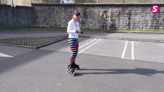 Video Coaching How to perfect one legged transitions (lions) or forward three turns on inline skate смотреть онлайн