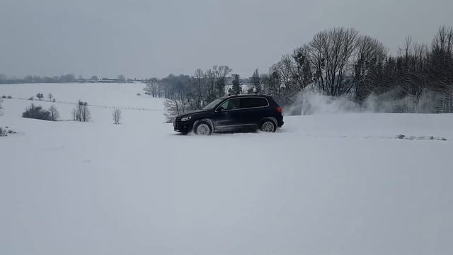 Volkswagen Tiguan 4 Motion 130 kw Snow fan смотреть онлайн