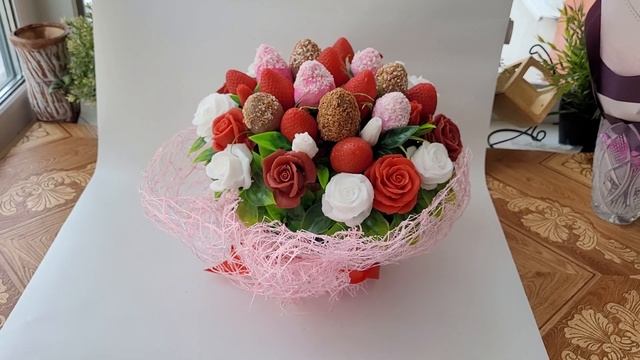 МОЙ МИР КРАСОТЫ ! Букет роз и клубники . букет из мыла . смотреть онлайн