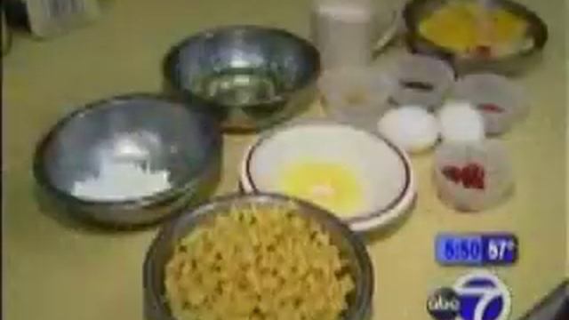 Kisco Kosher Deli - Making noodle kugel смотреть онлайн