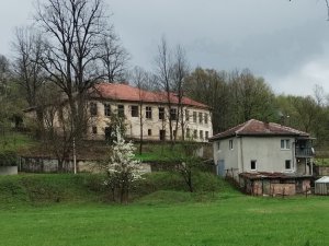 БЛИЗО ДО ГЕОГРАФСКИЯ ЦЕНТЪР НА БЪЛГАРИЯ /част 24/. Жълтеш, община Габрово