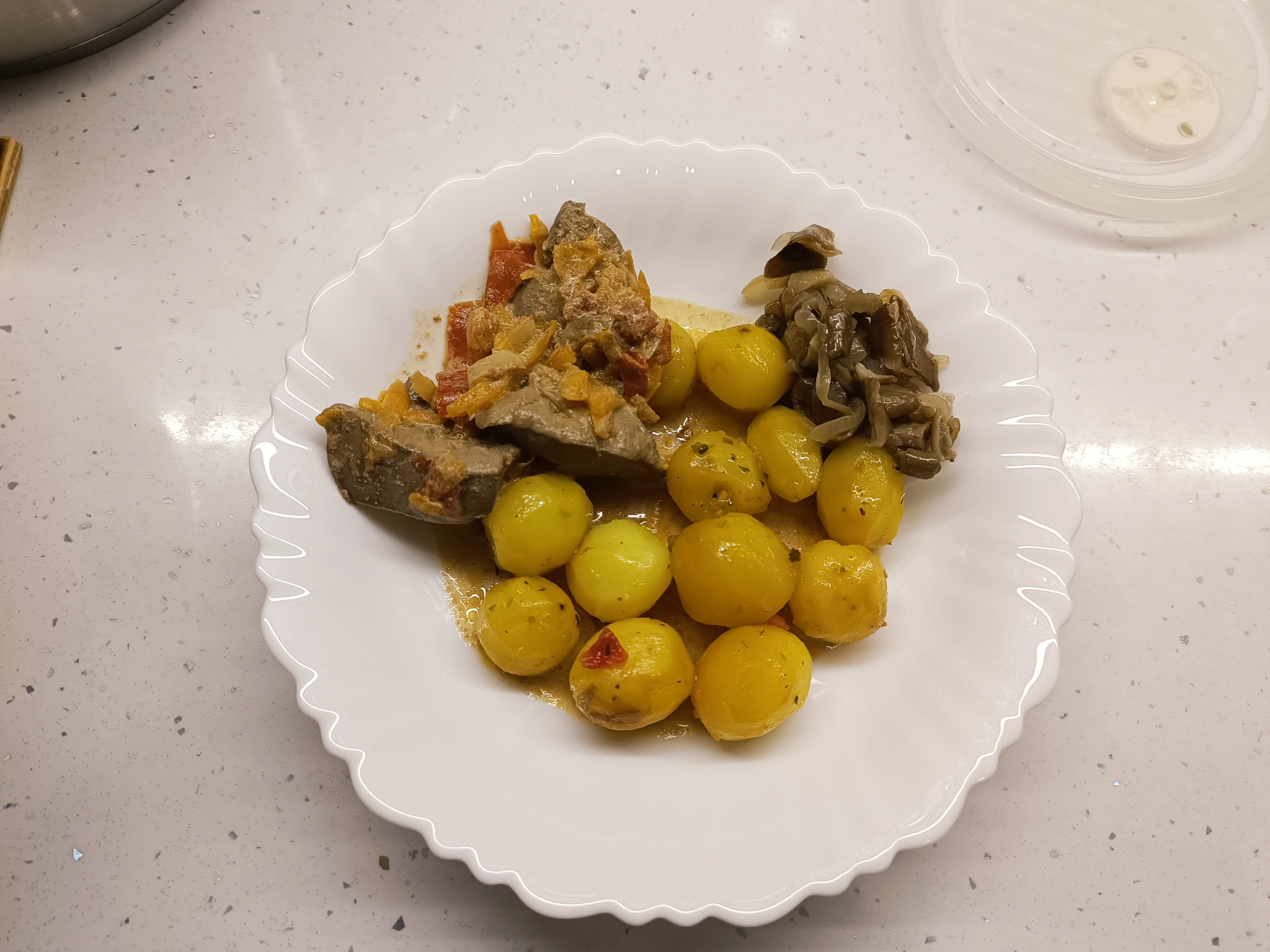 Печень из индейки в сметане и картошка запеченая в рукаве на гарнир с грибами смотреть онлайн