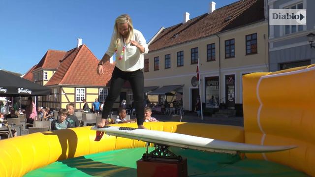 Rundt om Sydfyn - Sommer by Night i Rudkøbing, Camilla Holstebro смотреть онлайн