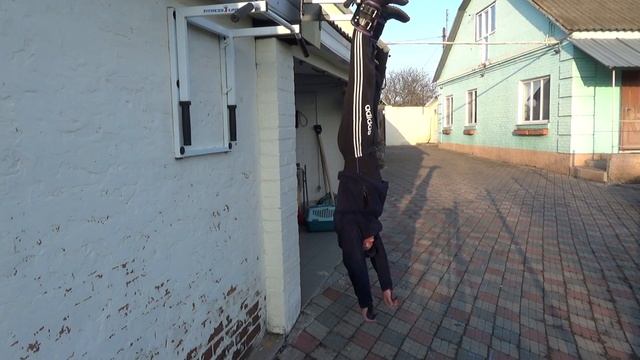 Антигравитационные ботинки и крючки для рук смотреть онлайн