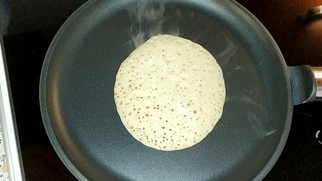 Пышные оладьи и омлет: простые рецепты