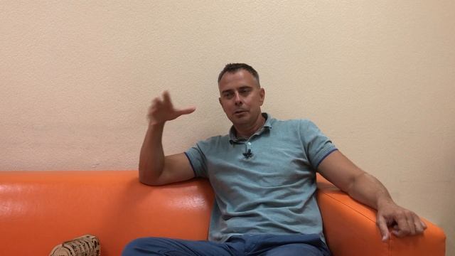 №315 - Что лучше: строить свой бизнес или работать по найму и строить карьеру? :) волнуюсь и делюсь смотреть онлайн