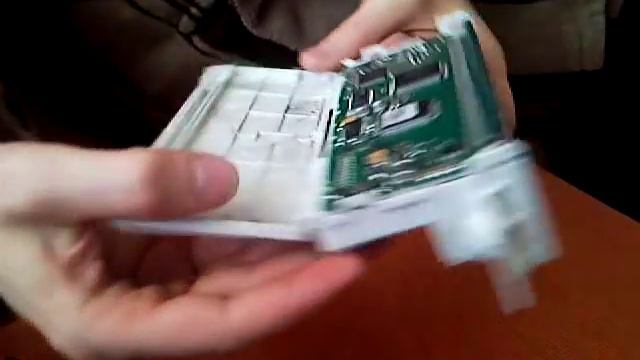 How to brake in pieces the Peugeot 406 display PP-T40