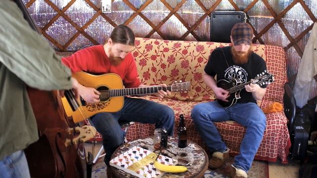 Tunes in a Yurt: Cold Winter Air смотреть онлайн