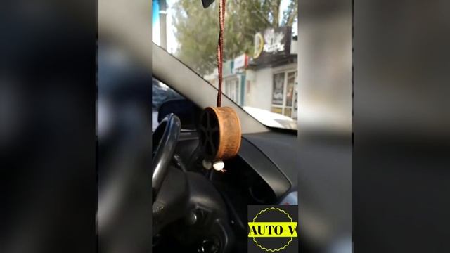 Арома-подвеска в авто из дерева и войлока смотреть онлайн