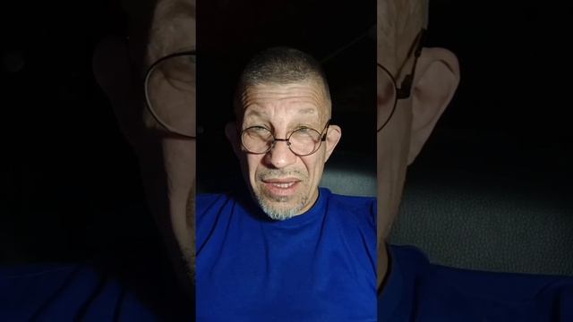 Женщина оскорбляет мужчину при посторонних людях. смотреть онлайн