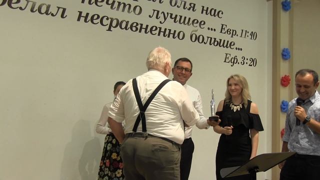 Вручение памятных подарков от миссии "Источник Милосердия"- США часть- 2. 22.09.18. смотреть онлайн