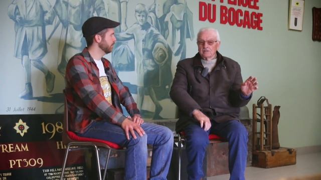 JEAN MÉNARD - ENTREVISTA A CIVIL DE LA BATALLA DE NORMANDÍA [Subtítulos en Español] смотреть онлайн