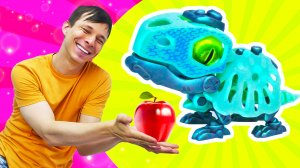 Роботы Биоподы из яйца сюрприз - распаковка! Собираем конструктор для детей - видео про игры