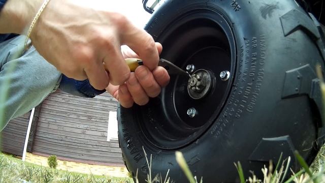 Устранение люфта колес на 110-ти кубовом квадроцикле смотреть онлайн