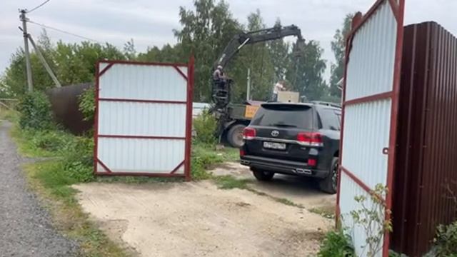 15 колец и влупило снизу Бурение колодца машиной