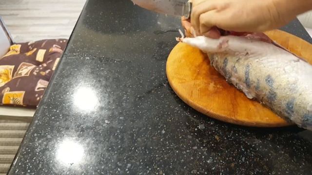 Тест ножа CPM Rex 121 на рыбе. Knife test CPM Rex 121 on the fish. смотреть онлайн