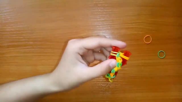 Плетём браслет из резинок Круглые узелки! смотреть онлайн